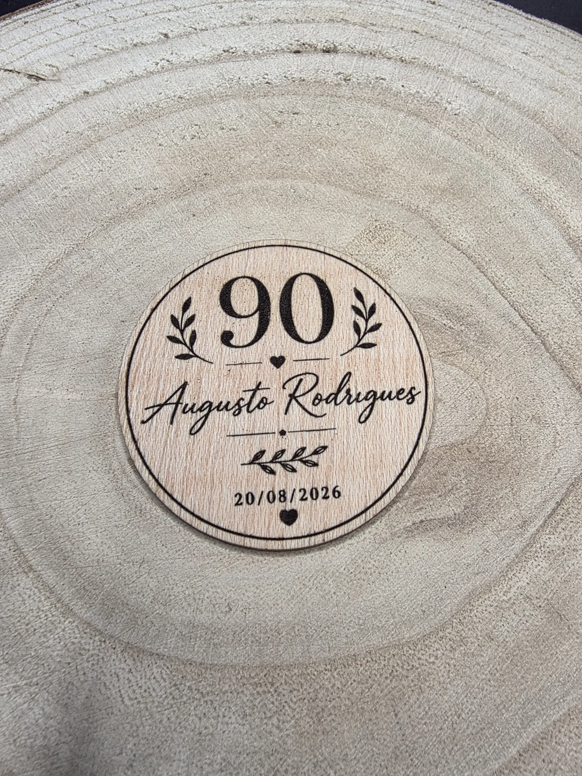 Ímanes personalizados em madeira